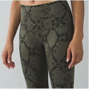 Lululemon Wunder Under Pant *Full-On Luon Ziggy Snake Fatigue Green Gator